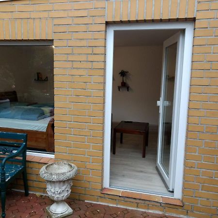 Ruhige, Gemuetliche 1-Zimmer Gartenwohnung Fuer 2 Erwachsene Lubeck Ngoại thất bức ảnh