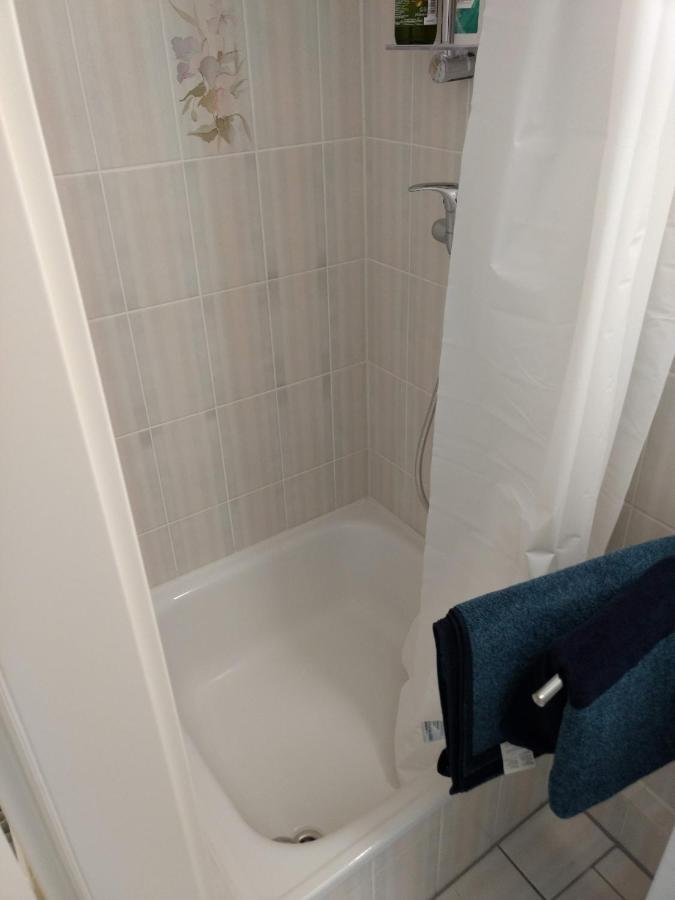 Ruhige, Gemuetliche 1-Zimmer Gartenwohnung Fuer 2 Erwachsene Lubeck Ngoại thất bức ảnh